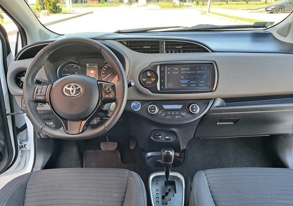 Toyota Yaris cena 58900 przebieg: 93800, rok produkcji 2020 z Kielce małe 781